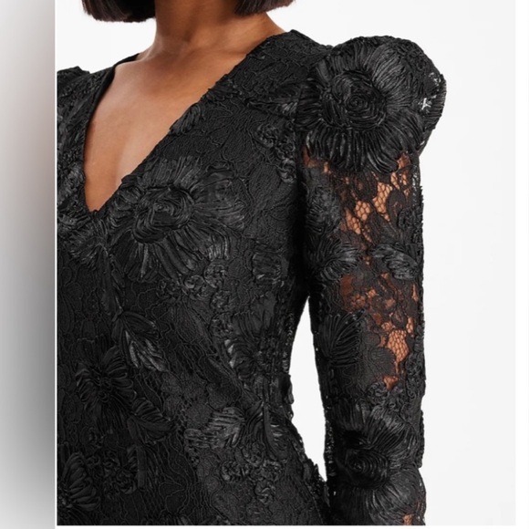 Express flower lace dress - Picture 9 of 12